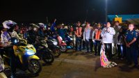 Gubernur Lampung Arinal Djunaidi dan jajaran Forum Komunikasi Pimpinan Daerah (Forkopimda) Provinsi Lampung melepas dan menyambut pemudik roda 2 di Dermaga C Pelabuhan Panjang Bandar Lampung, Kamis (20/04/2023). Tampak hadir Kadis Kominfo Lampung Ganjar Jationo.