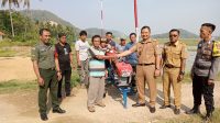 Pekon Wates Salurkan Bantuan Hand Traktor