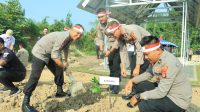 Lestarikan Penghijauan Sejak Dini, Polres Tubaba Tanam Ribuan Pohon