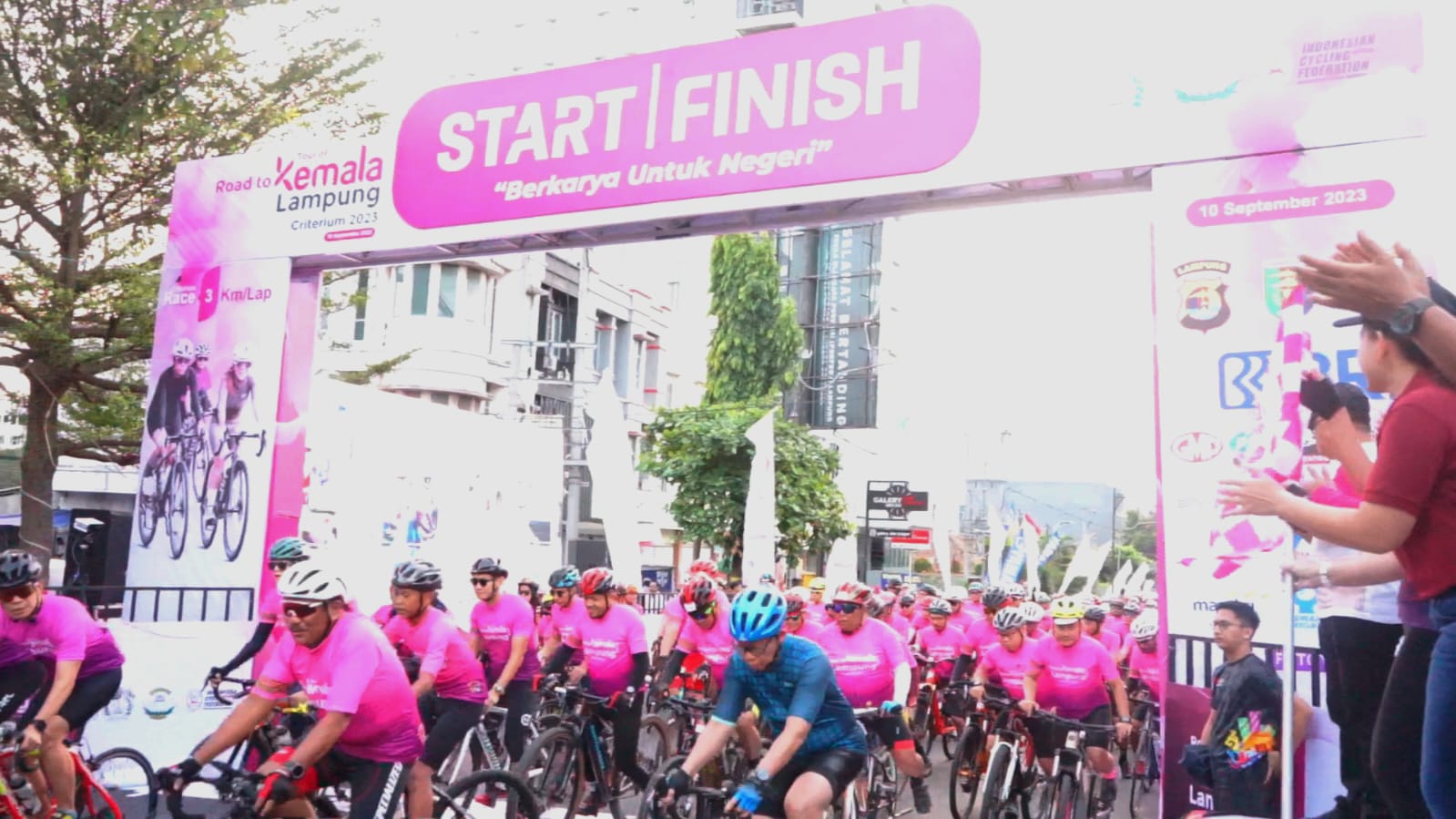 Ketum Bhayangkari Meriahkan Tour of Kemala Seri 4 Lampung