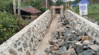 Proyek Jembatan Gantung di Desa Sungai Cambai Dinilai Asal Jadi