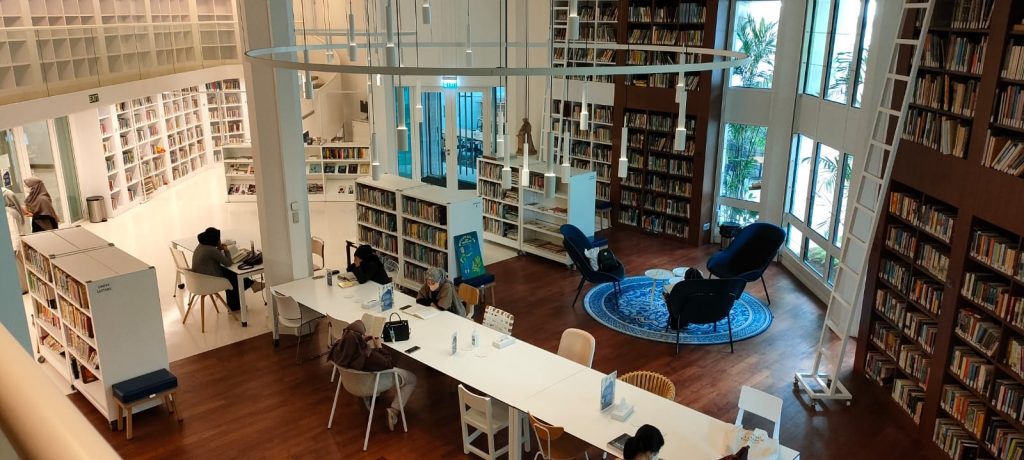 Bersaing atau Pemborosan? Pemprov-Pemkot Berebut Bangun Perpustakaan Modern