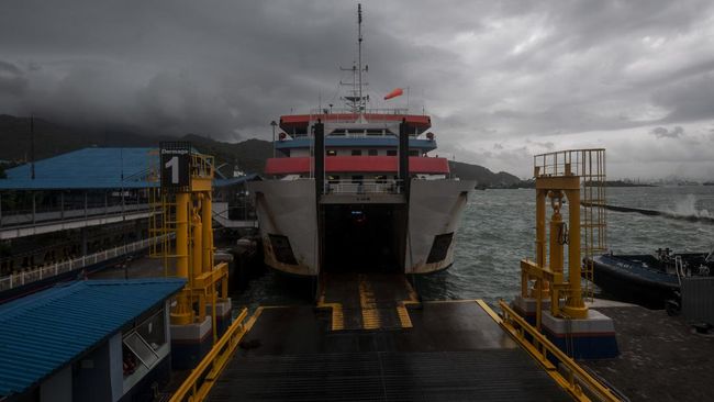 Letusan GAK tak Pengaruhi Gelombang Selat Sunda