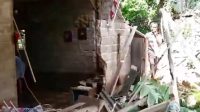 Tembok Gudang Pupuk Kampung Baru Ambruk, Belasan Rumah Rusak