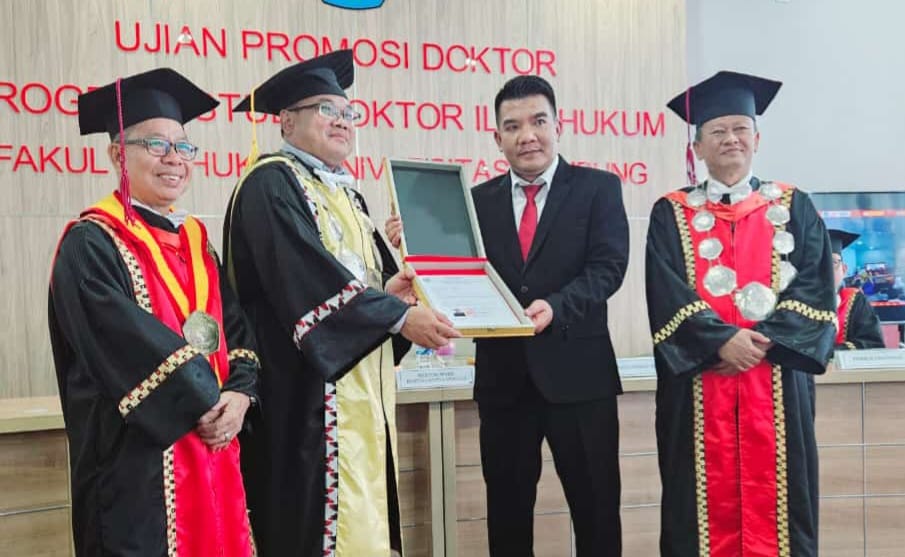 Bangga! Putra Asal Sukadana Lamtim Sandang Gelar Doktor