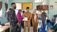 15 Keluarga Miskin Ekstrem Terima Bantuan Tunai dari Pemkam Gunung Labuhan