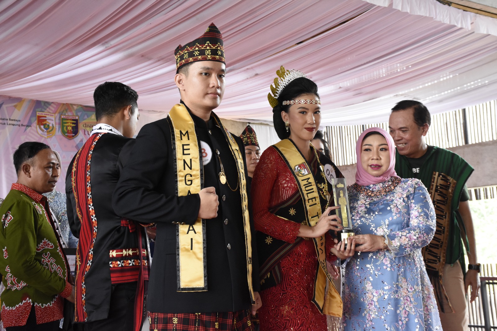 Jessica dan Diki Dinobatkan Jadi Mulei Menganai Tubaba 2024