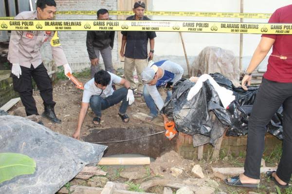 Balita Asal Pringsewu  Ditemukan Meninggal di Lubang Septic Tank