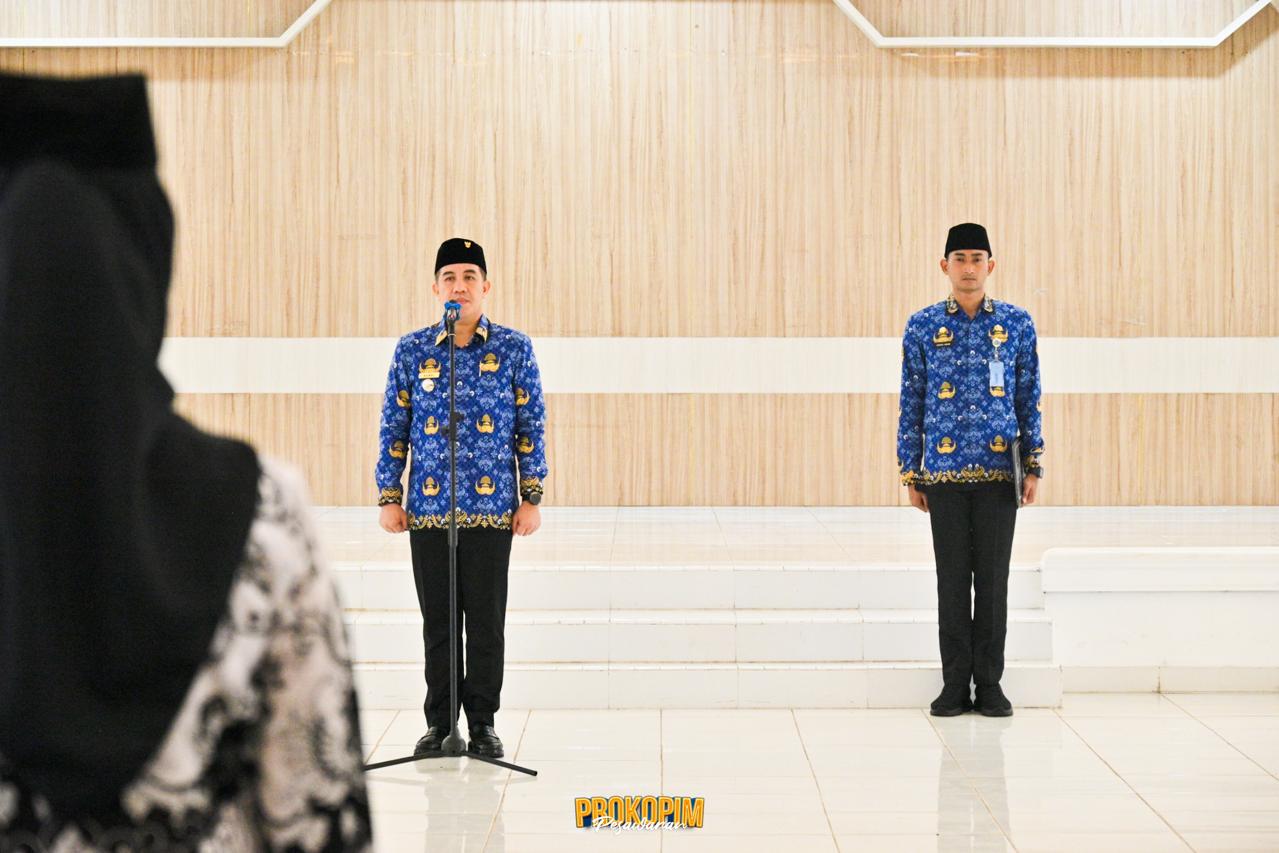 Bupati Serahkan SK Pengangkatan PPPK Kabupaten Pesawaran